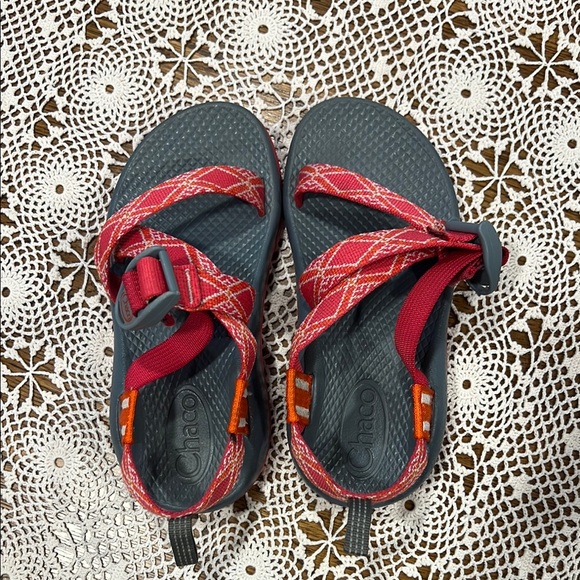 Girls Chaco sandals - Picture 2 of 4